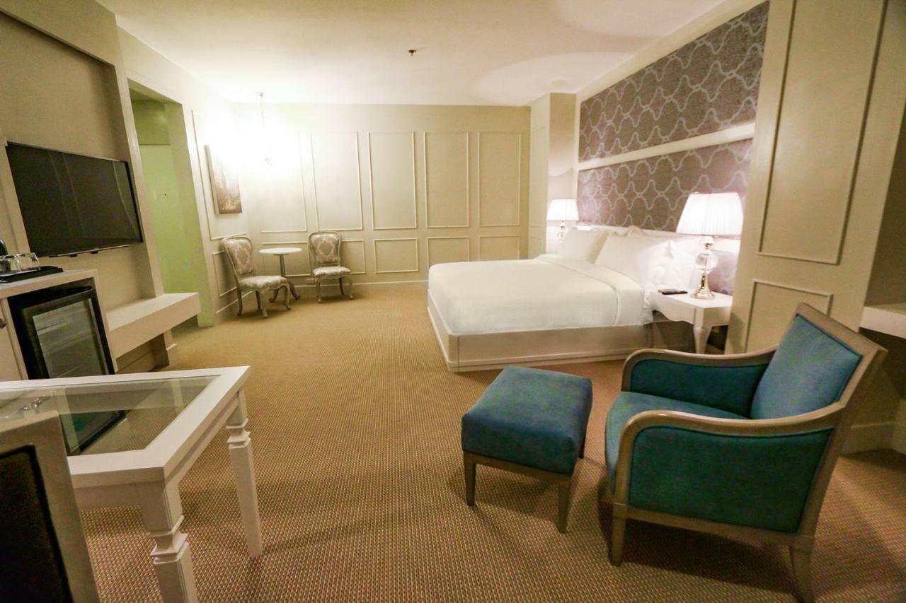 Hotel Carlito Tagaytay Tagaytay City Bagian luar foto
